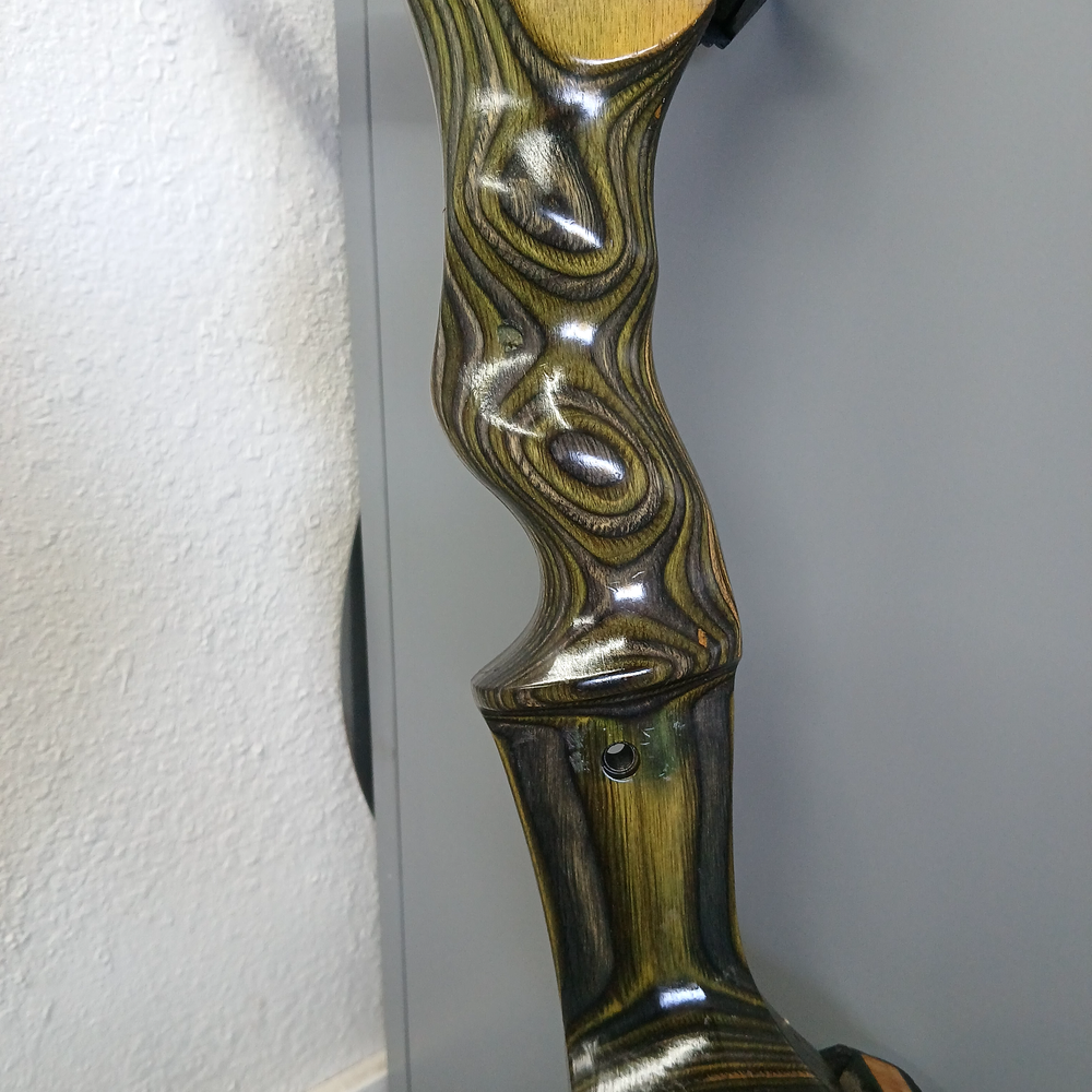 BROWNING BUSHMASTER DELUX CAMO s6c COMPOND BOW