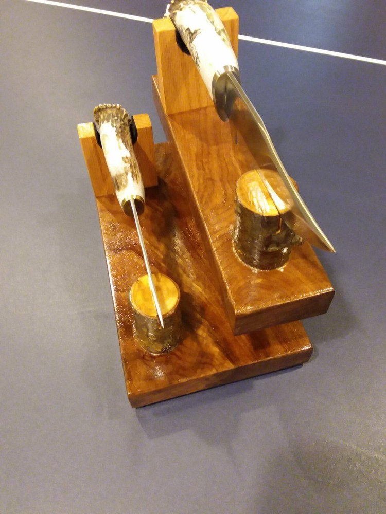 AMERICAN BLACK WALNUT KNIFE DISPLAY STAND