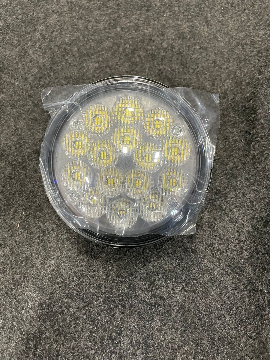 AERO-LITES ULTRA X Series - PAR36 LED Taxi / Flood Beam AL-3615X-F*