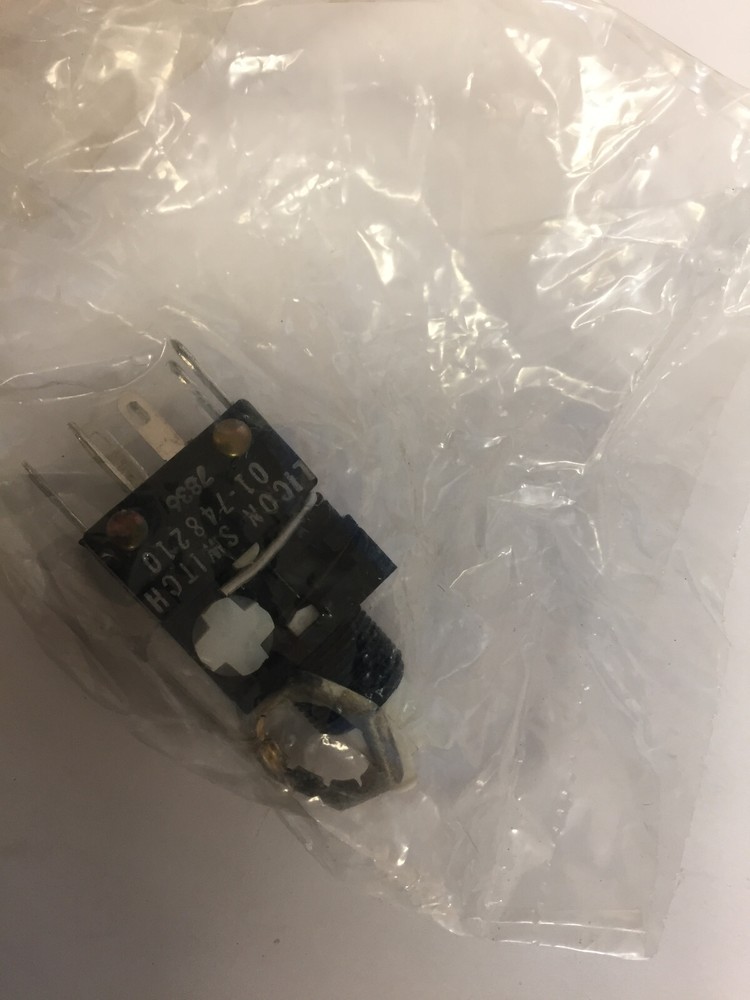 01-748210  ITW LICON SWITCH NOS