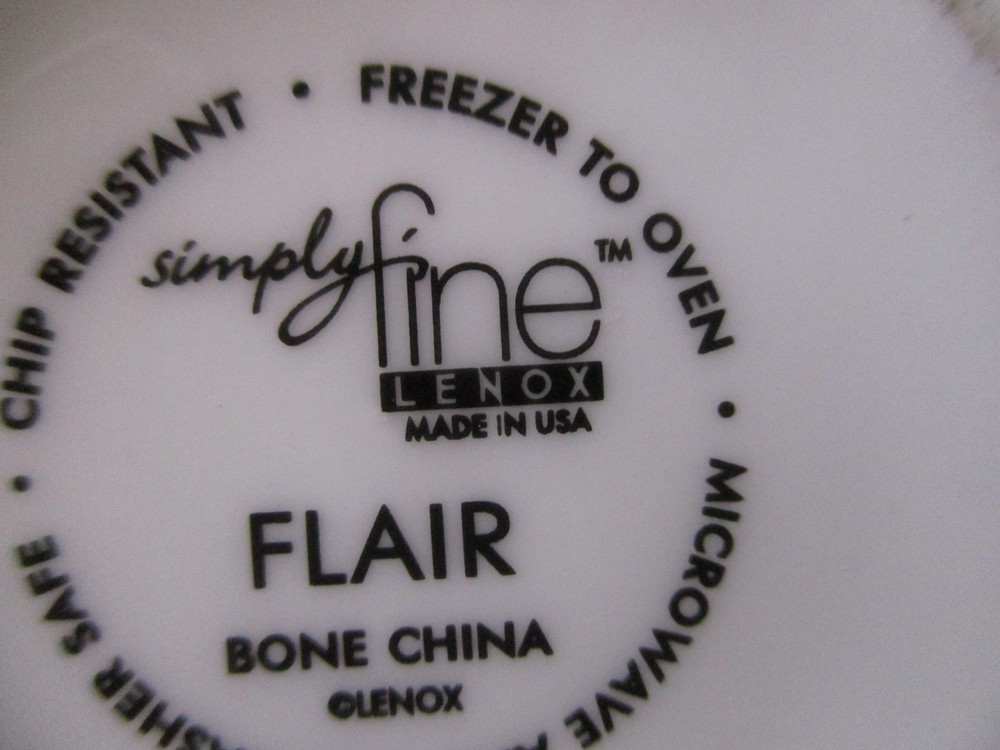 LENOX FLAIR MUG - 3 5/8" 0703G
