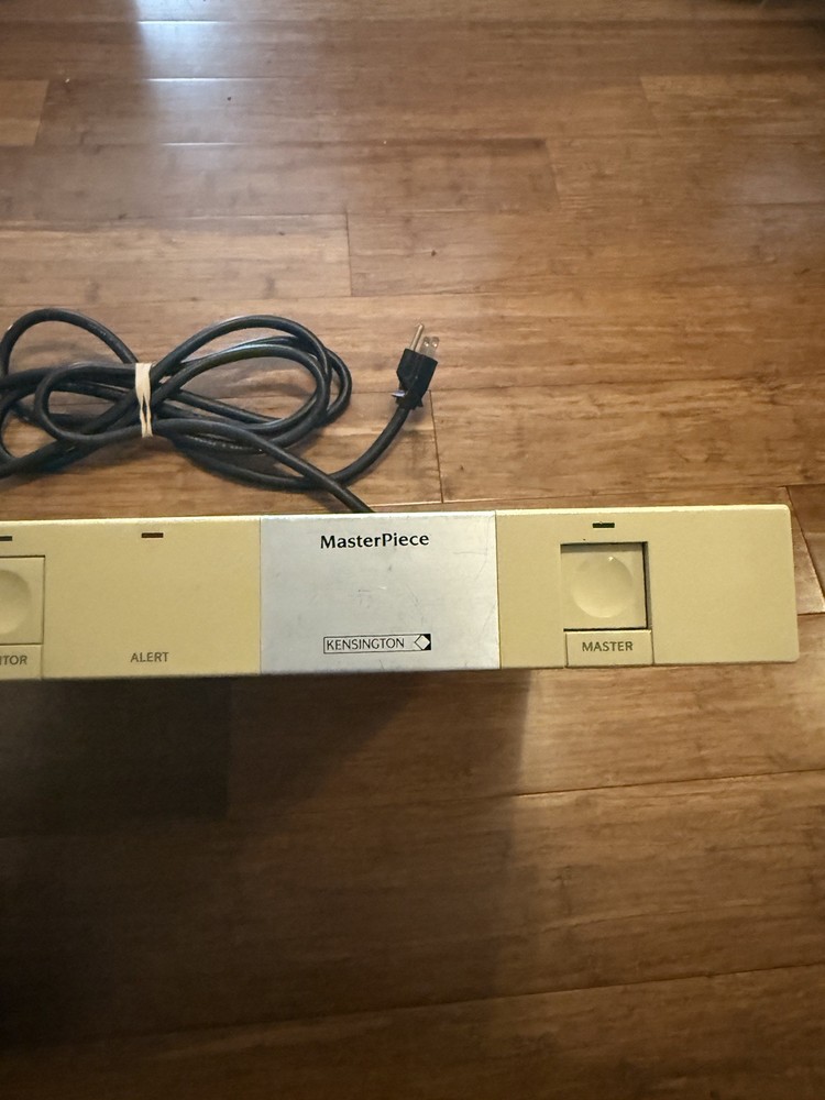 Kensington 62102 Master Piece Plus Surge Protector