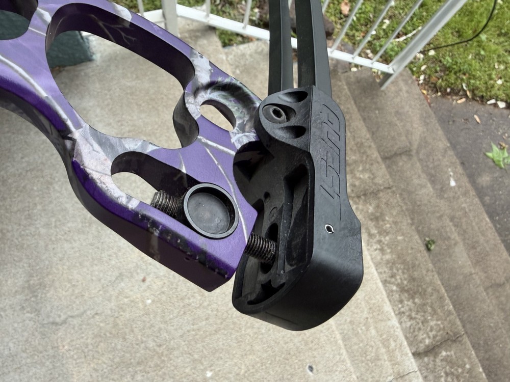 G5 Quest Radical youth compound bow (barely used)