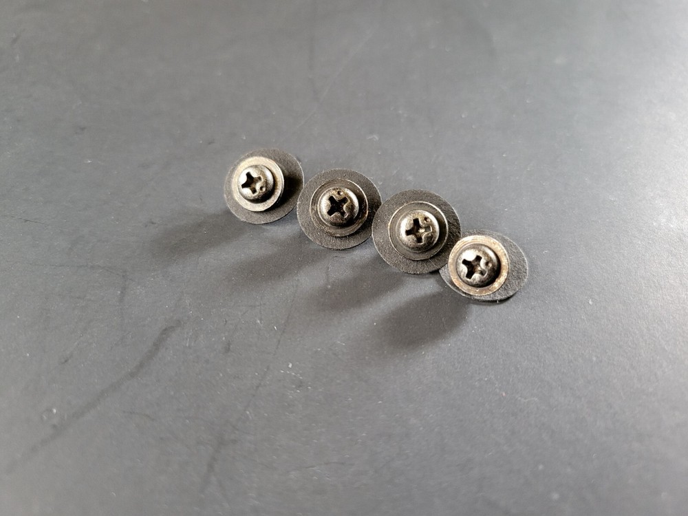Case Screws for a TEAC A-106 Cassette