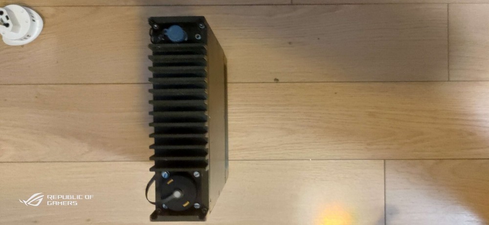 Slovenian army VHF amplifier with control box