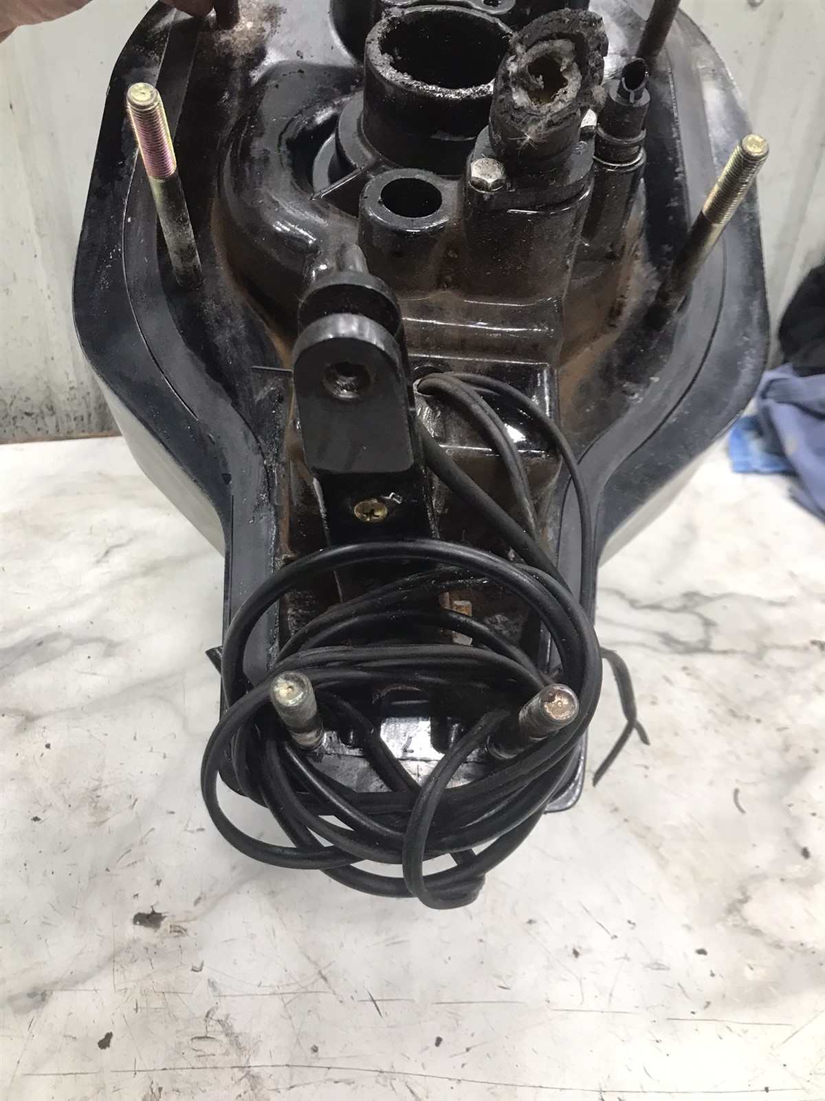 Mercury marine MerCruiser Alpha 1 Gen 2 out drive outdrive mount gimbal housing