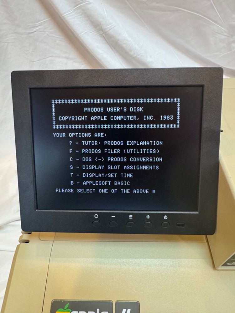 Apple IIe Computer Software bundle w/ Games - Applications - DOS - Diagnostics