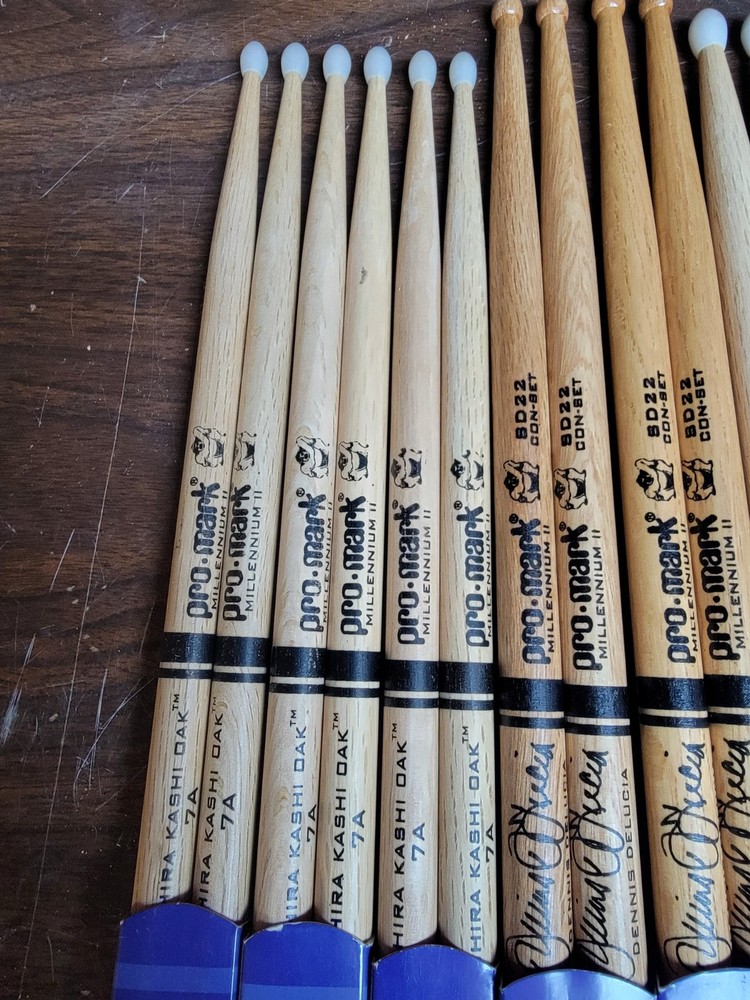 PRO-MARK OAK DRUMSTICKS 8 PAIRS