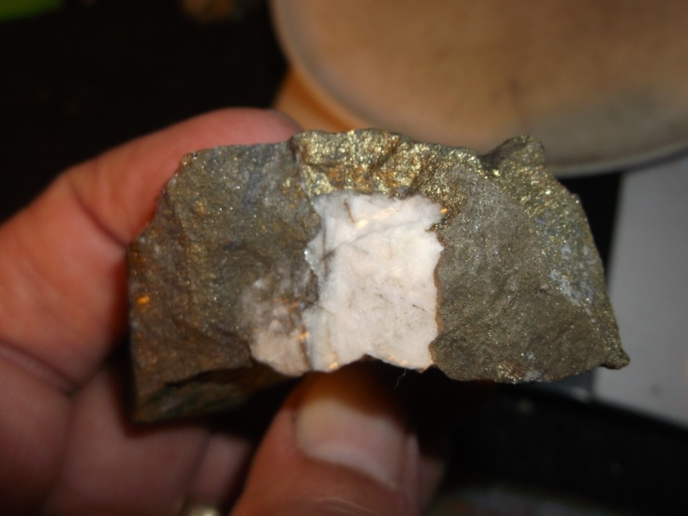 gold silver copper ore, 130 grams samples ,ore high grade .this is not
