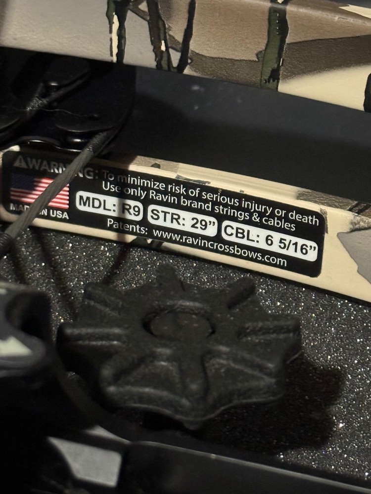 Ravin R9 Crossbow- Lightly used- Package includes