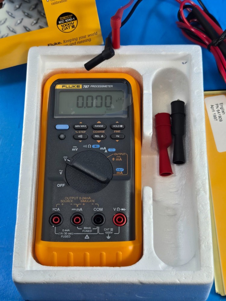 Fluke 787 ProcessMeter Calibrator Meter Multimeter , New