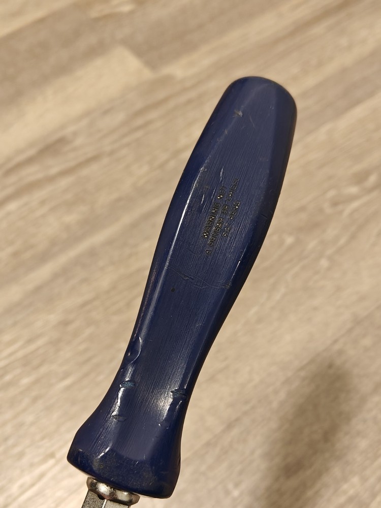 Snap On Tools USA Blue Hard Handle 3/8" Flat Screwdriver SDD8