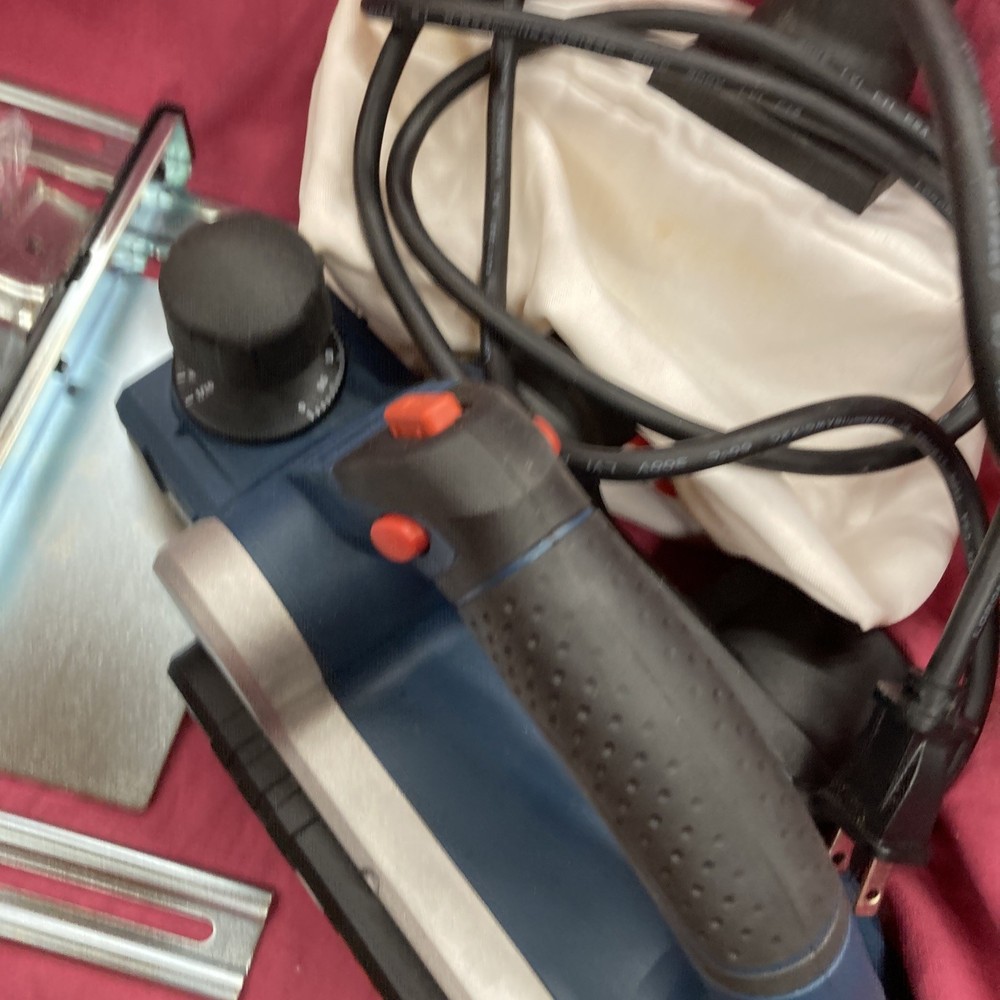 Bosch Handheld Planer PL1632 ( Slightly Used ) Very Clean.