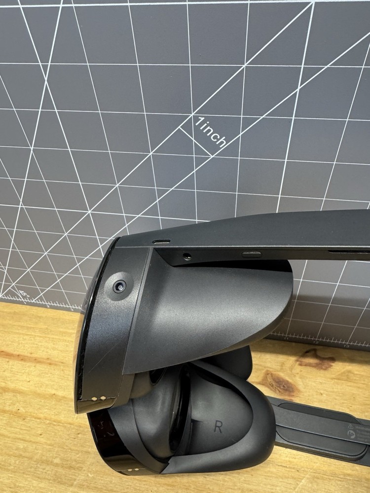 USED Meta Quest Pro VR 256GB Headset Only +Charging Dock (No Controllers) TESTED
