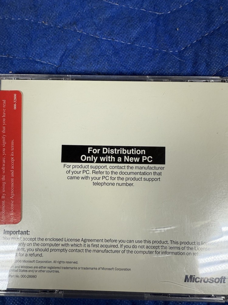 Microsoft Windows 95 & Plus Disc For Distribution W/ New PC Disc Only No Key