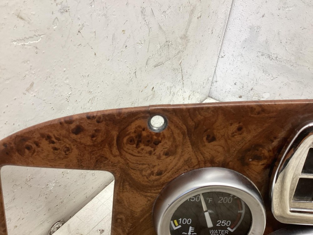 2000-2005 Peterbilt 387 Speedometer Instrument Cluster - Used