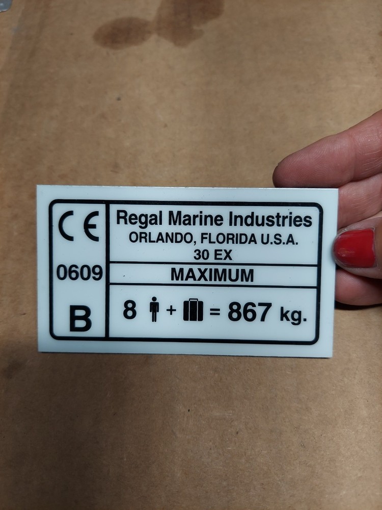Variety BOAT MAXIMUM CAPACITIES PLAQUE (46-E1)