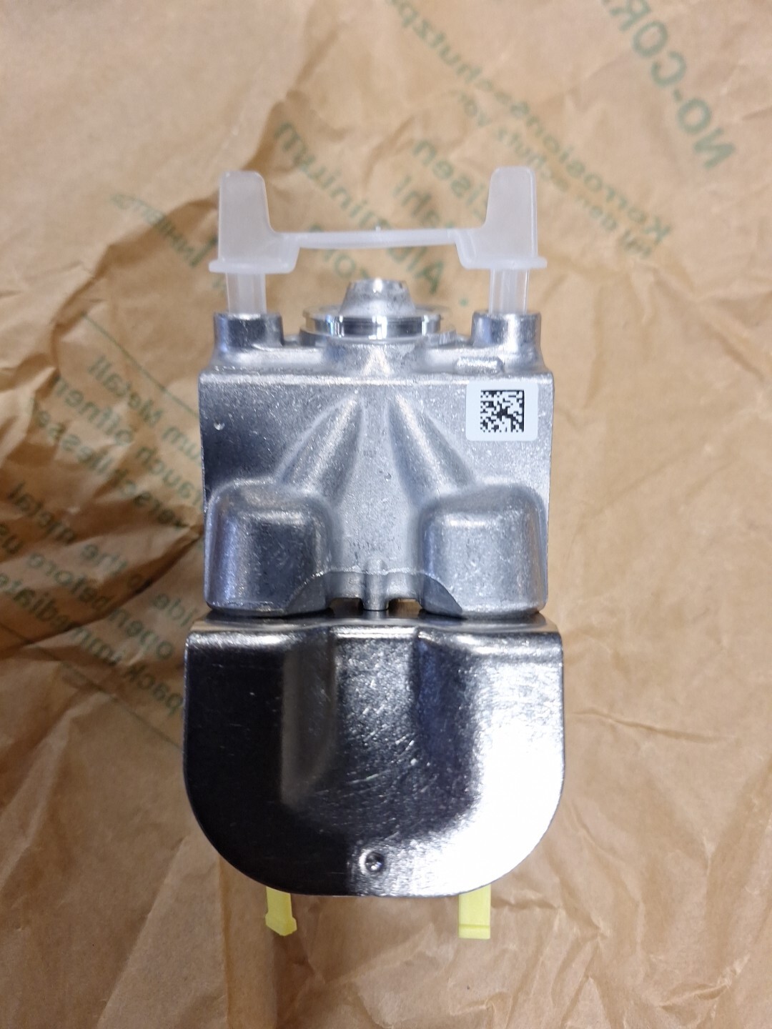 Paccar 1819798 PE. OEM doser injector - NEW - Cummins