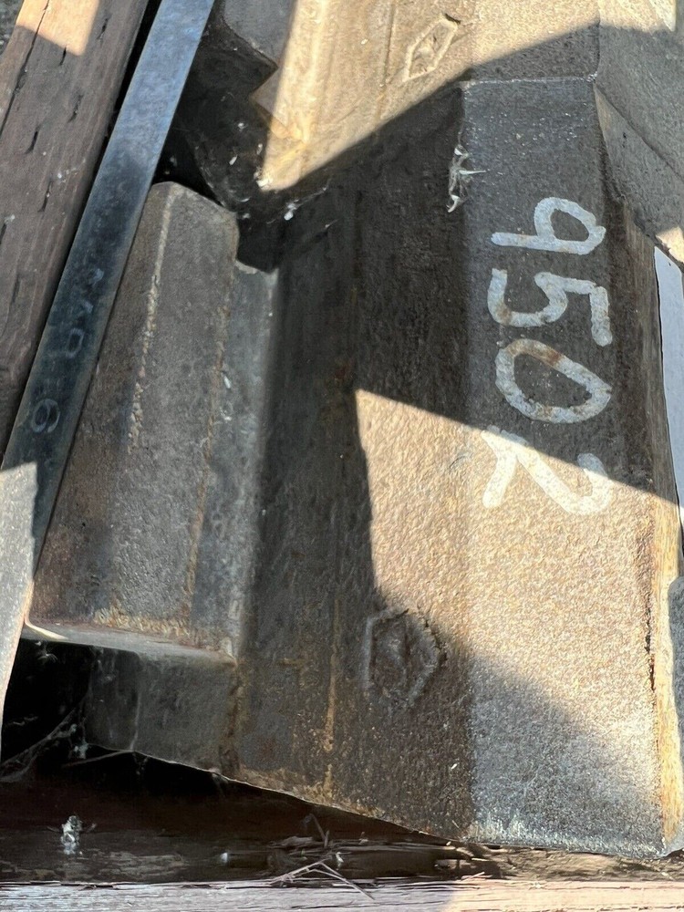 VSI Crusher Anvils Eagle Foundry EF9502 Two Way Stobbed.