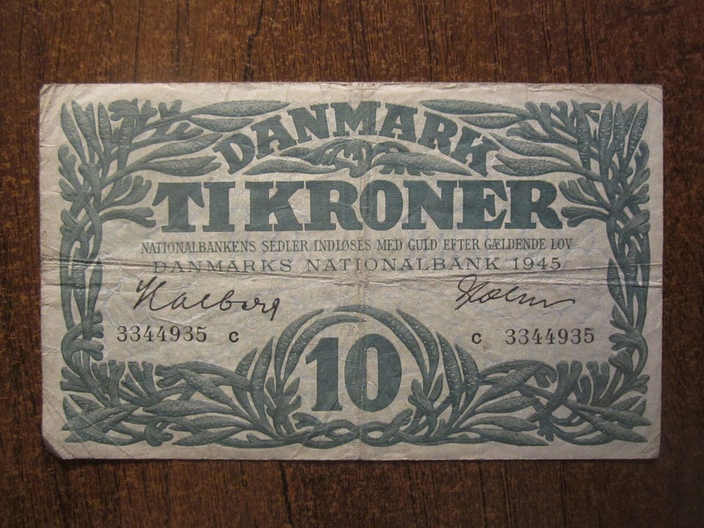1945 DENMARK 10 KRONER prefix C