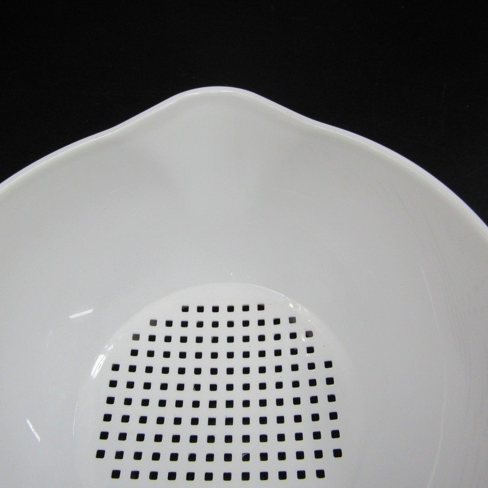 Vintage Tupperware Small White Colander Strainer 1 quart 1200