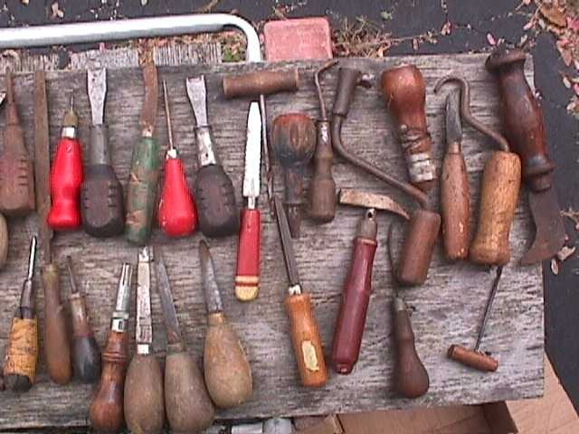 VINTAGE WOOD HANDLE TOOL LOT