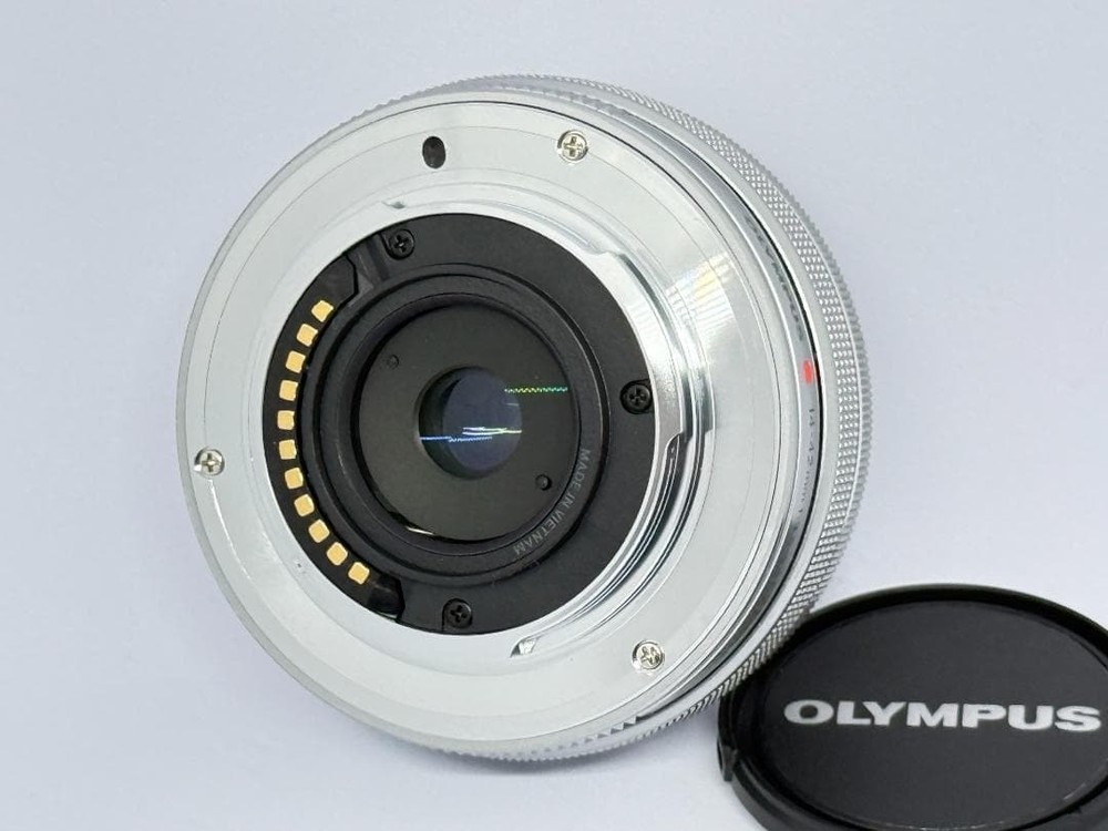 OLYMPUS PEN E-PL7 14-42mm EZ Lens Kit