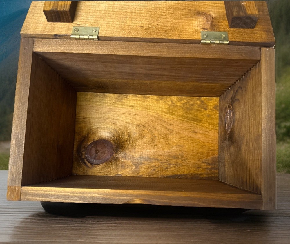 🦌 **Handcrafted Solid Wood Stash Box / Ammo Chest – Rustic Lodge Style 🇺🇸🪵**