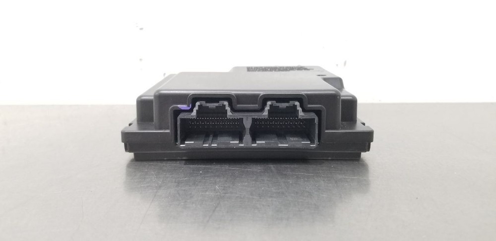 16 CADILLAC ESCALADE KEYLESS ENTRY CONTROL MODULE 13510157