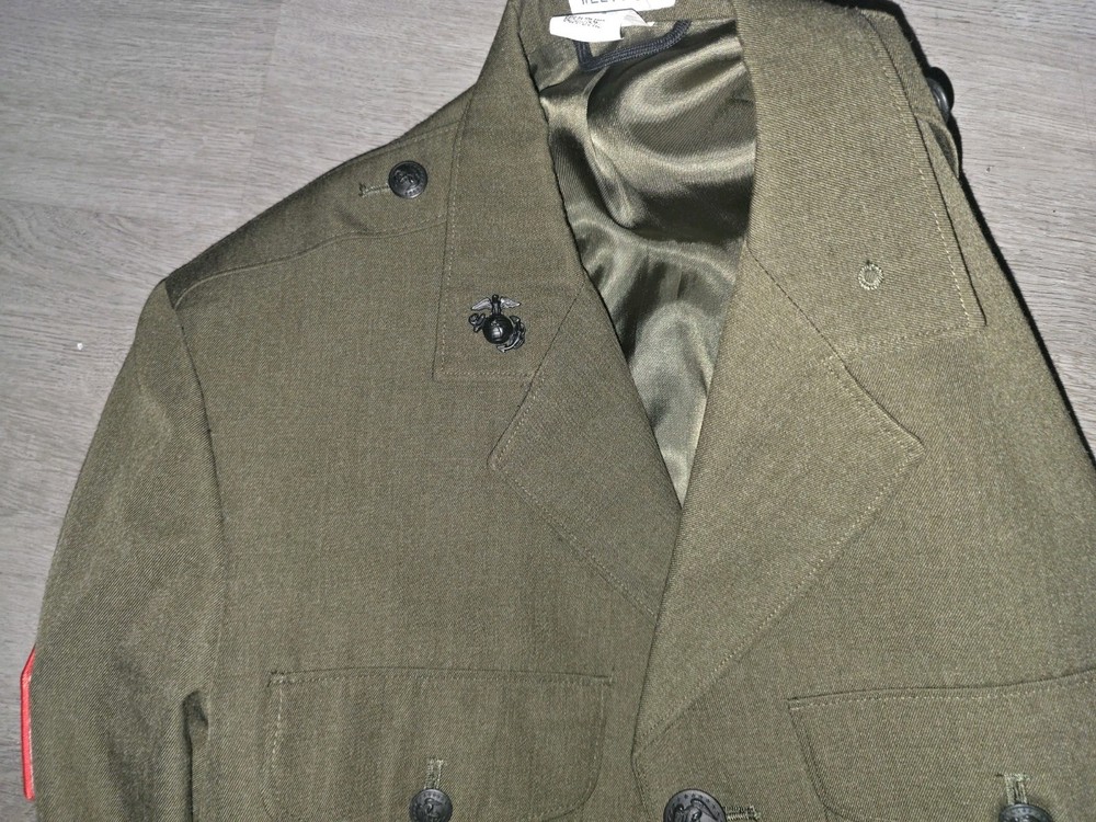 USMC Alpha coat Size 41R No Belt
