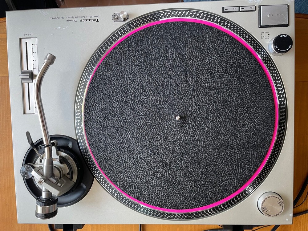 technics sl-1200mk2 dj turntables