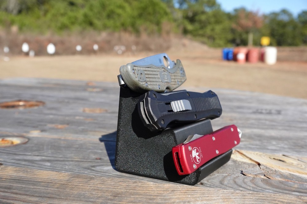 Knife Display Stand (3 Kinfe Capacity)
