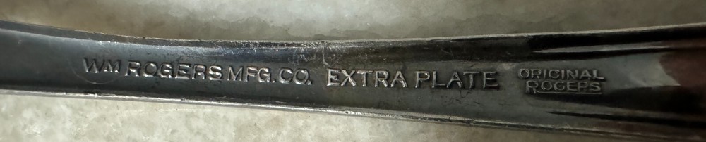 Medium Solid Cold Meat Serving Fork Inspiration-Magnolia Silverplate 1951 Intern