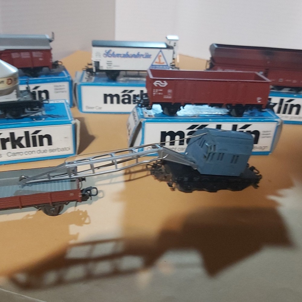 7 MARKLIN HO ROLLING STOCK
