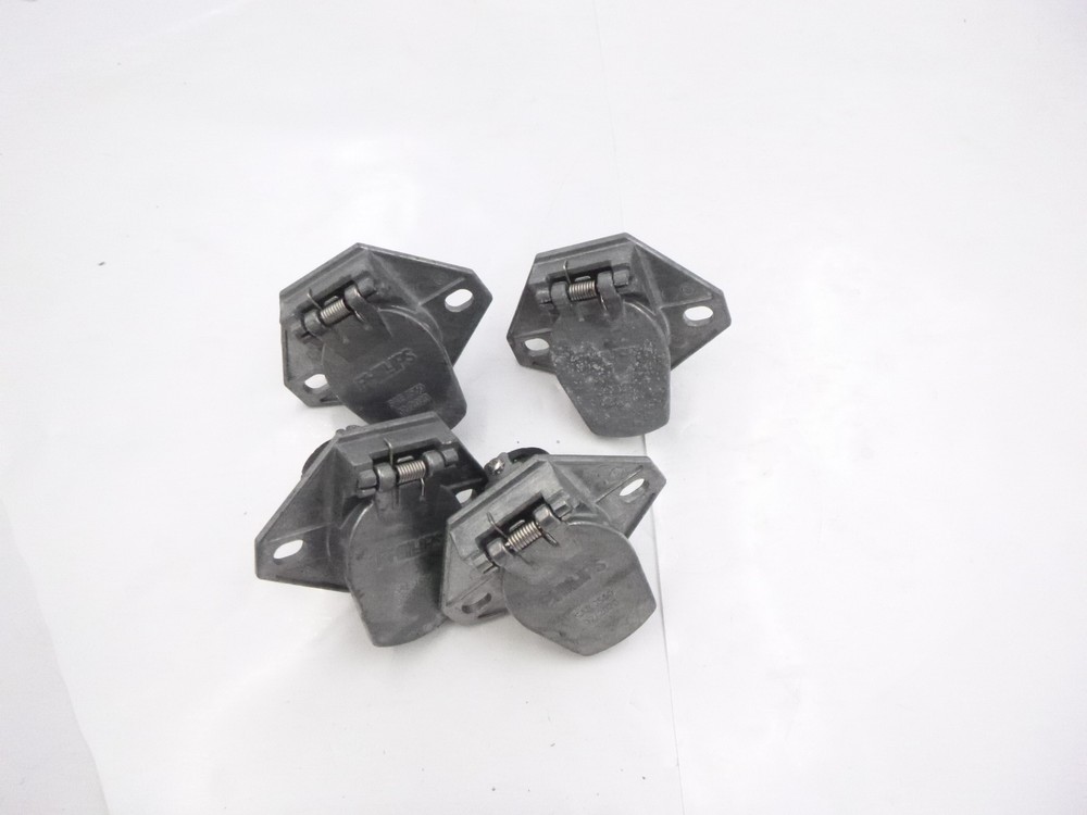 4 Pack Phillips 15-720 7-Way Heavy Duty 2 Hole Wire Insertion Split Pin Socket
