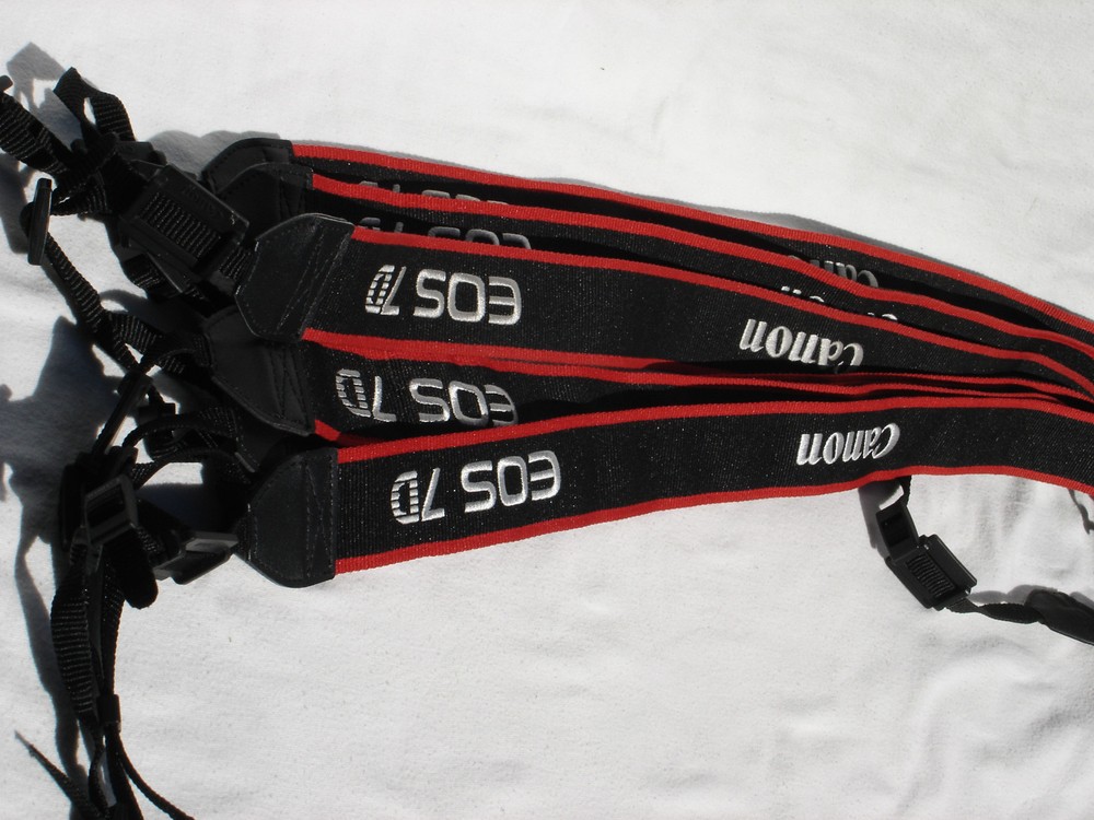 CANON EOS 7D CAMERA NECK STRAP Black / Red