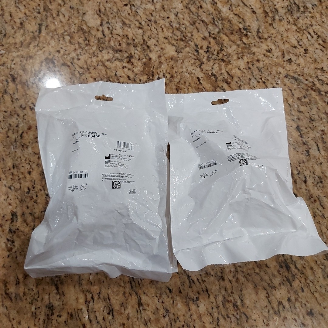 NEW Lot of 2 ResMed 63468 AirFit F20 Cushion Replacement Size Medium SEALED
