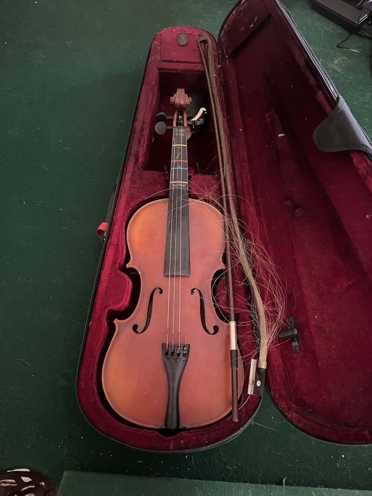 First Frets Violin 4/4 With Case And Bow Used