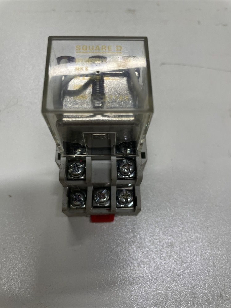 1- Square D 8501NR43 SER B 10A-300V Relay And Socket Base