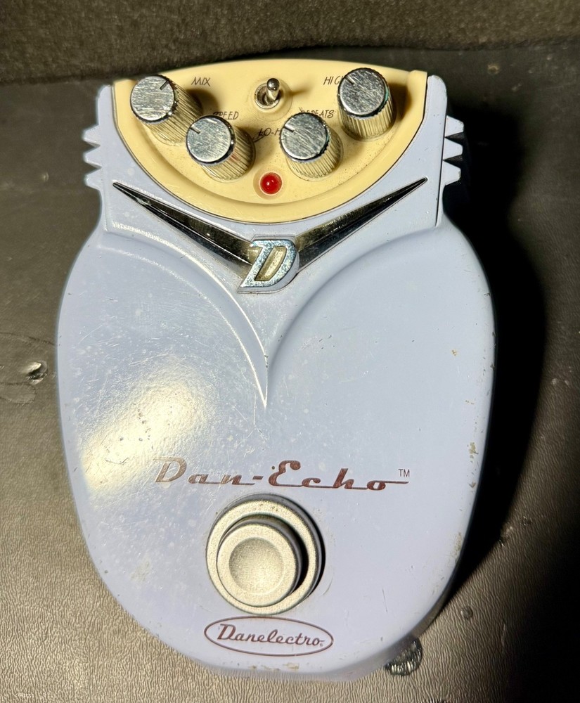 Danlectro Dan-Echo Delay Pedal First Mode including adapter