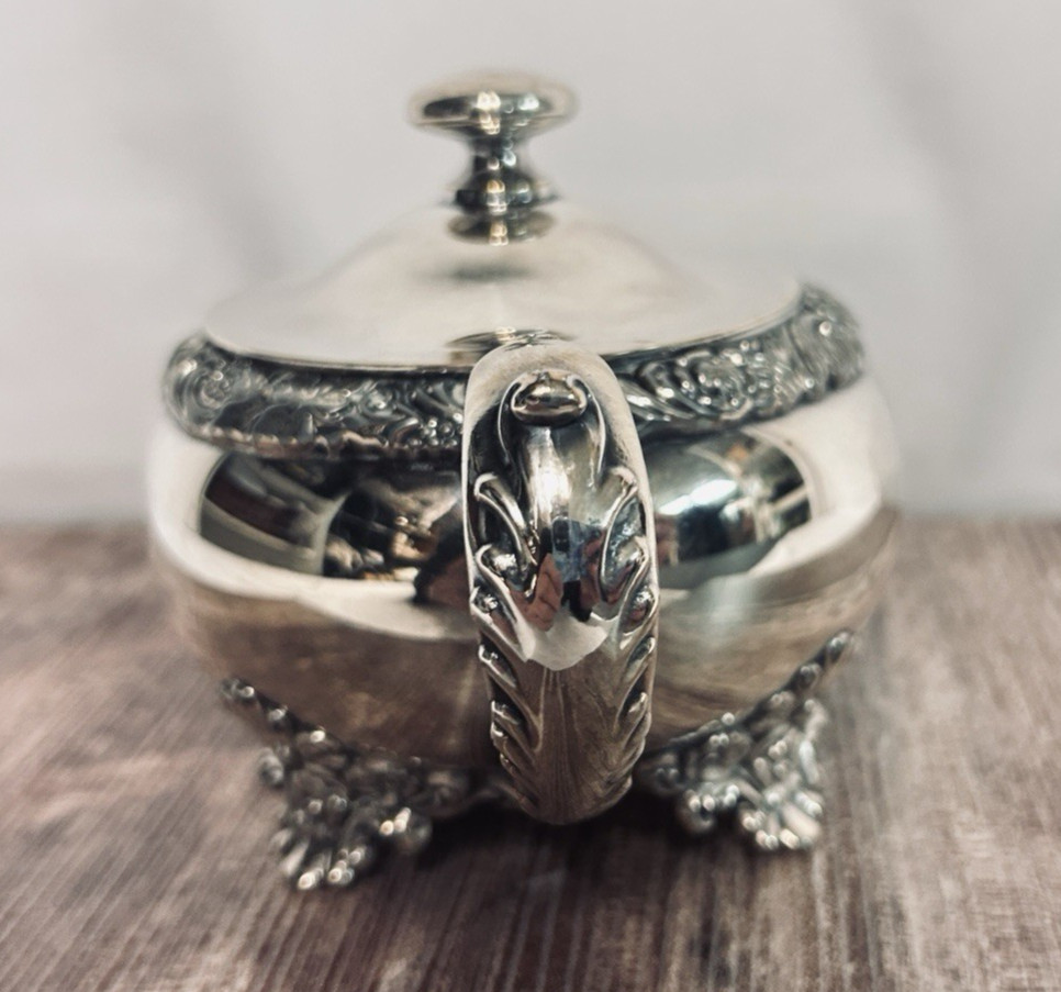 VTG Wilcox New Beverly Manor Silver Plate Creamer & Lid #1304 Polished Intricate