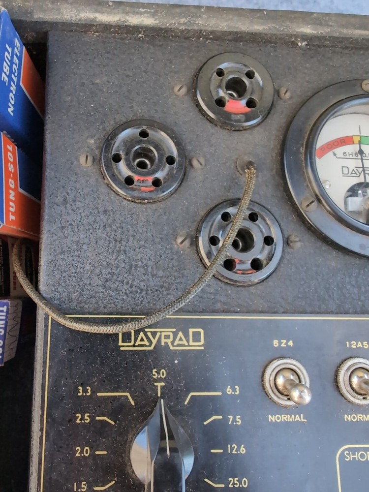 tube tester Dayrad With Tubes