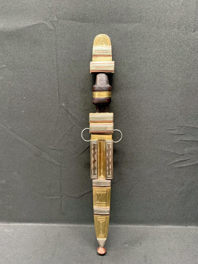 NICE AFRICAN TUAREG KNIFE, 1960s, IN SOLID BRASS DECORATED WITH COPPER & SILVER