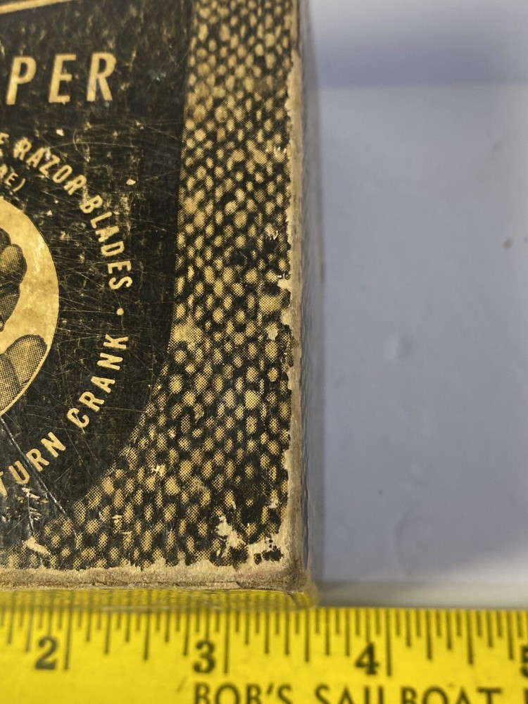 Stropper Twinplex Model G200 Sharpens Double Edge Razor Blades