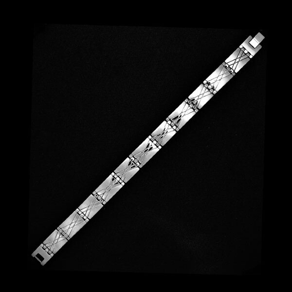 The Edge Bracelet