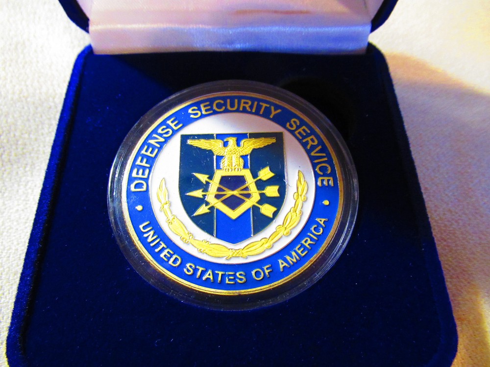 DEFENSE SECURITY SERVICE Challenge Coin w/ Presentation Box