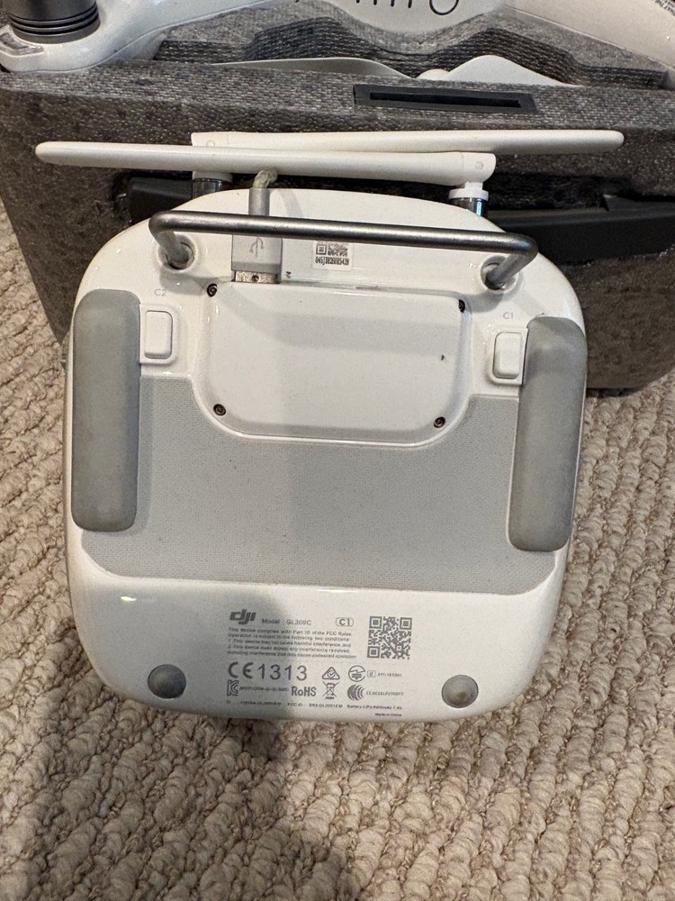 DJI Phantom 4 w/Charger, x2 Set Blades, Controller, Hardcase, Cords, and Battery