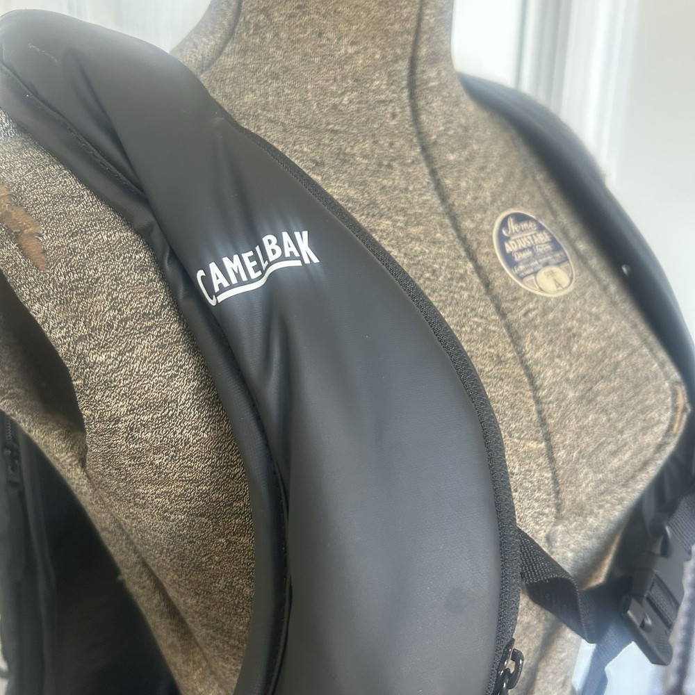 Camelback PowderHound 12L Hydration Pack Backpack Water Snow Shield Preowned