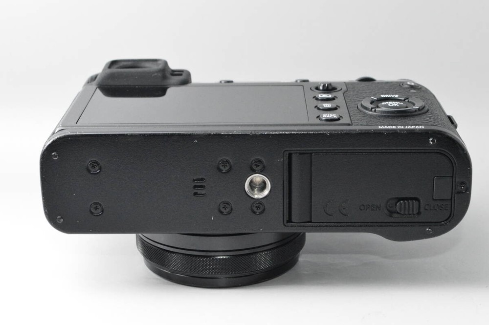 #a2630 FUJIFILM X100F Black