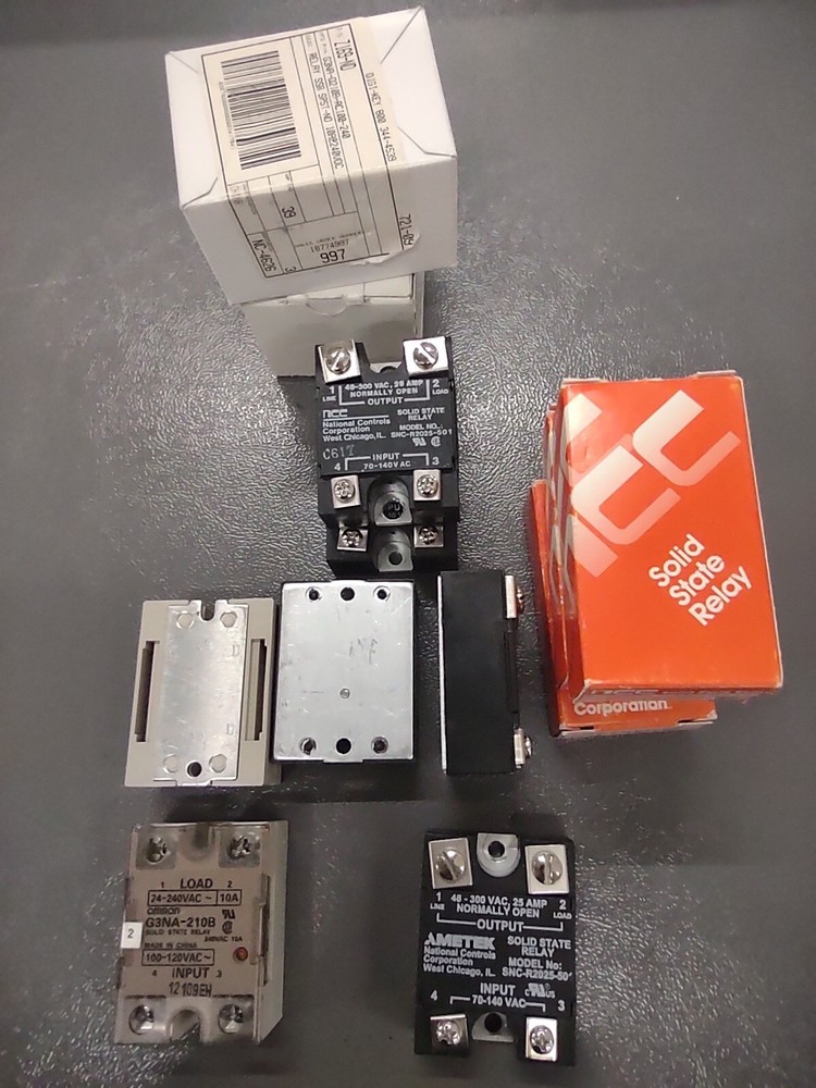 Twelve SSR Solid State Relay 120Vac input 40-300Vac output